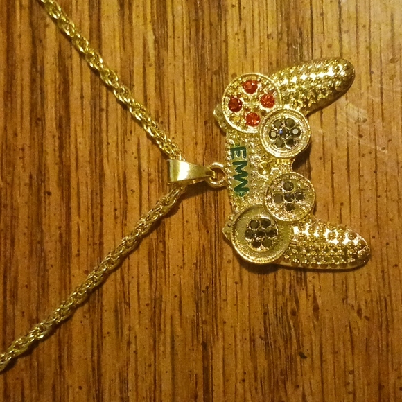 Video game controller chain (Gold) - Picture 2 of 3